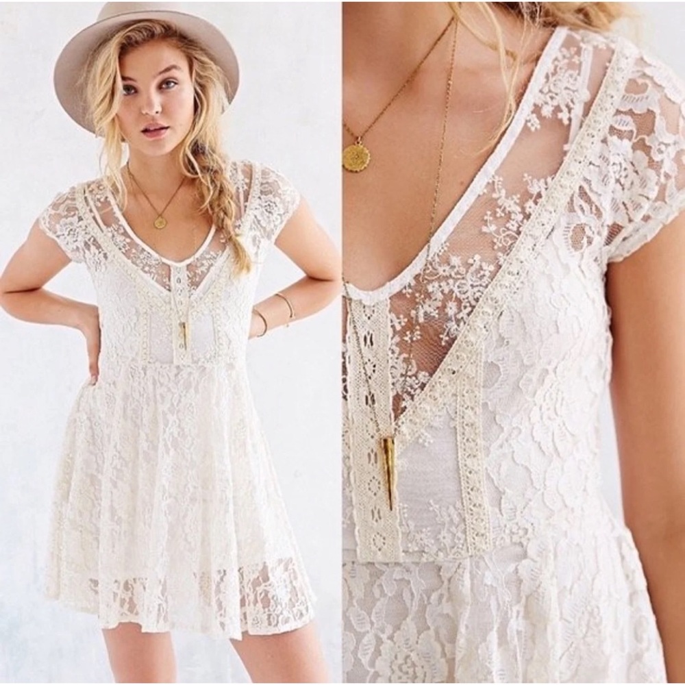 NWT Urban Outfitters Kimchi Blue Eloise Lace Dress